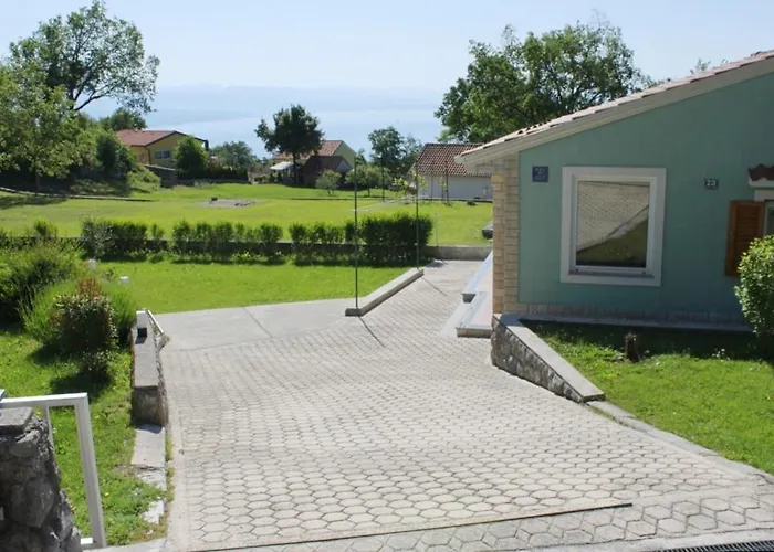 Semesterbostad House With A Parking Space Veprinac, Opatija - 7699 Veprinac